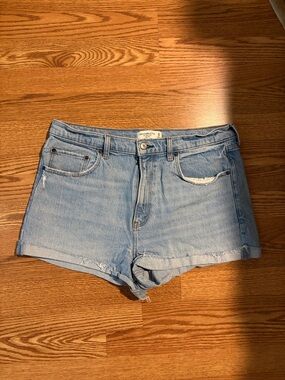 ABERCROMBIE the mom short high rise